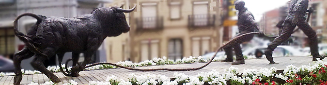Monumento al toro enmaromado en Benavente